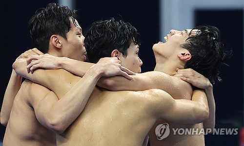한국, 남자 계영 800ｍ 아시아신기록…단체전 사상 첫 금