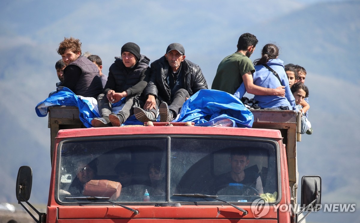 Assessing Humanitarian Needs and Fleeing Residents in Azeri-Armenian Conflict Zone