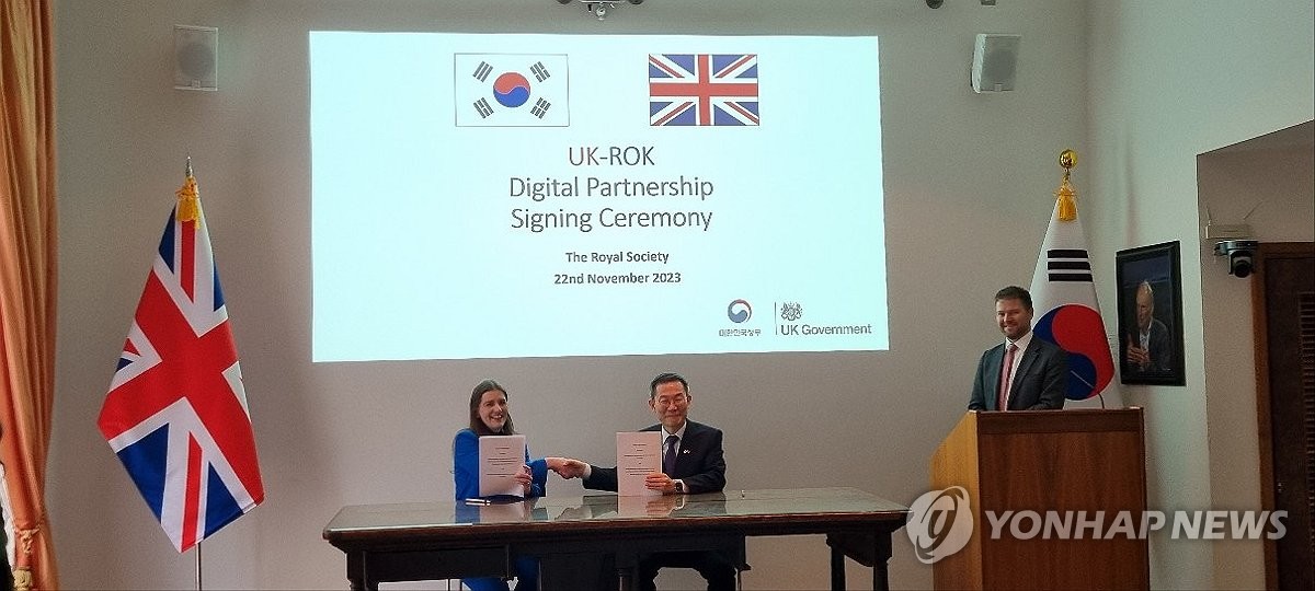 South Korean and British science ministers discuss cooperation