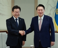 尹大統領と最大野党の李代表が初会談