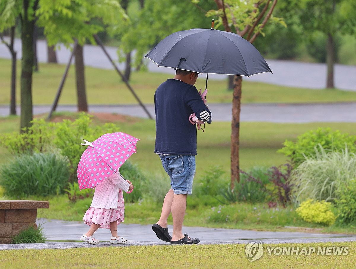 [내일날씨] 전국 흐리고 비…수도권 낮 최고 30도 더위
