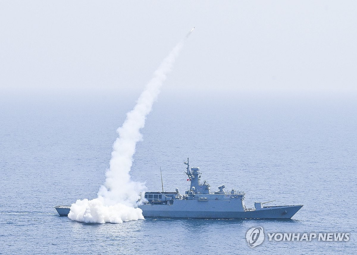 戦術艦対地誘導弾を発射 聯合ニュース