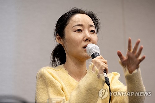 민희진 "2개월짜리 초단기 뉴진스 프로듀싱 계약?… 서명 못해"