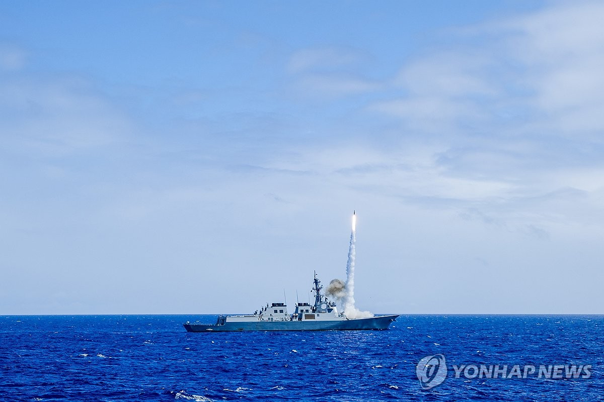 율곡이이함, 함대공유도탄 SM-2 발사