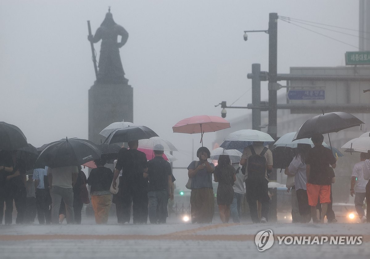 광화문광장에 쏟아지는 폭우 / 연합뉴스