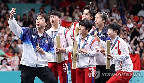 [올림픽] 남북 선수들 함께 사진 촬영 등 스포츠맨십 돋보인 장면들