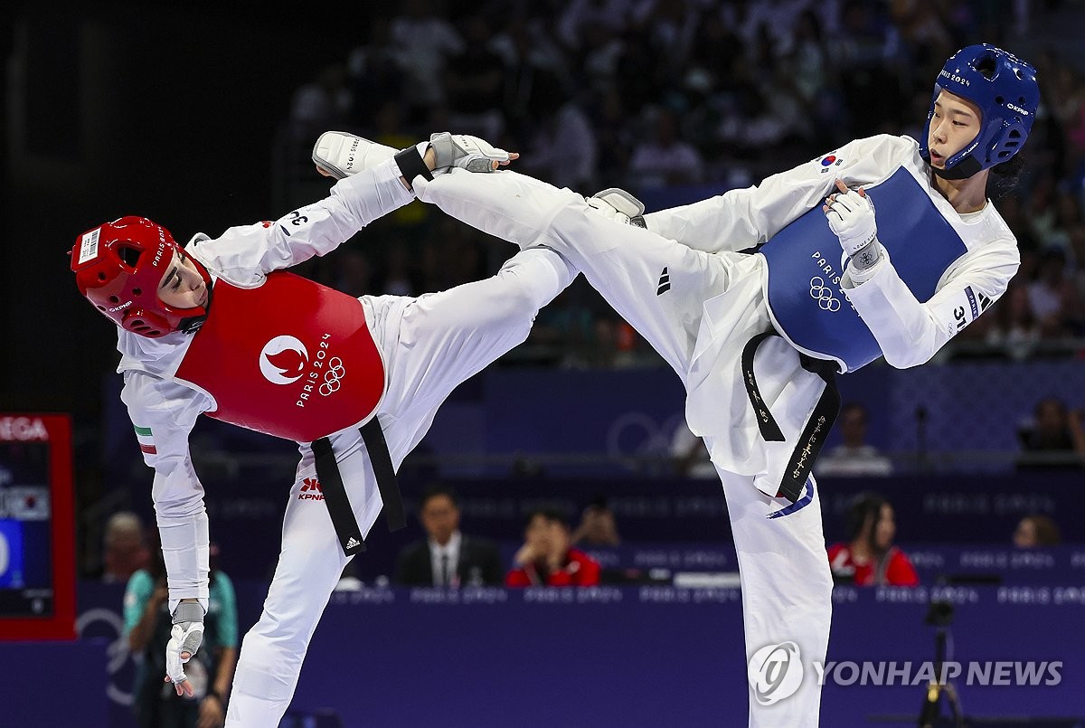 (LEAD) (Olympics) Kim Yujin wins gold medal in women's taekwondo