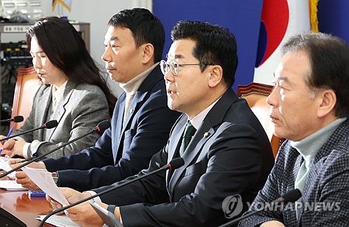 박찬대 "감액 예산안, 부득이하게 법정시한인 내일 본회의 상정"