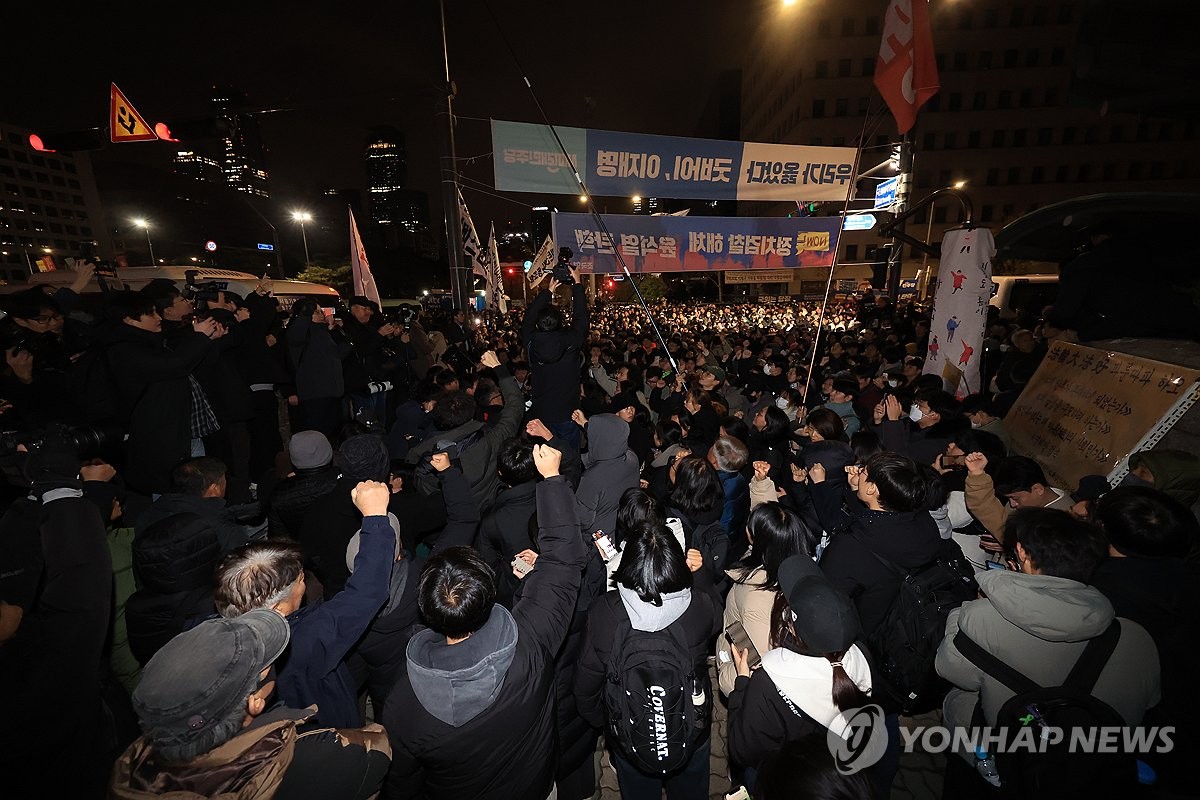 [이런말저런글] 국민이 지키는 나라