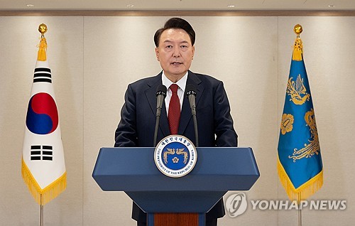 尹 "탄핵·수사 맞설 것"…자진사퇴 거부하고 법리다툼 예고