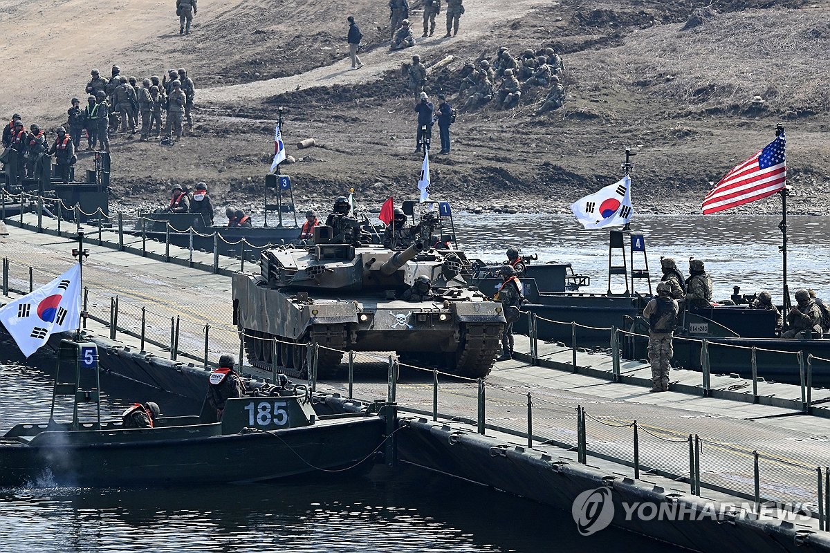 韓米両軍が合同渡河訓練