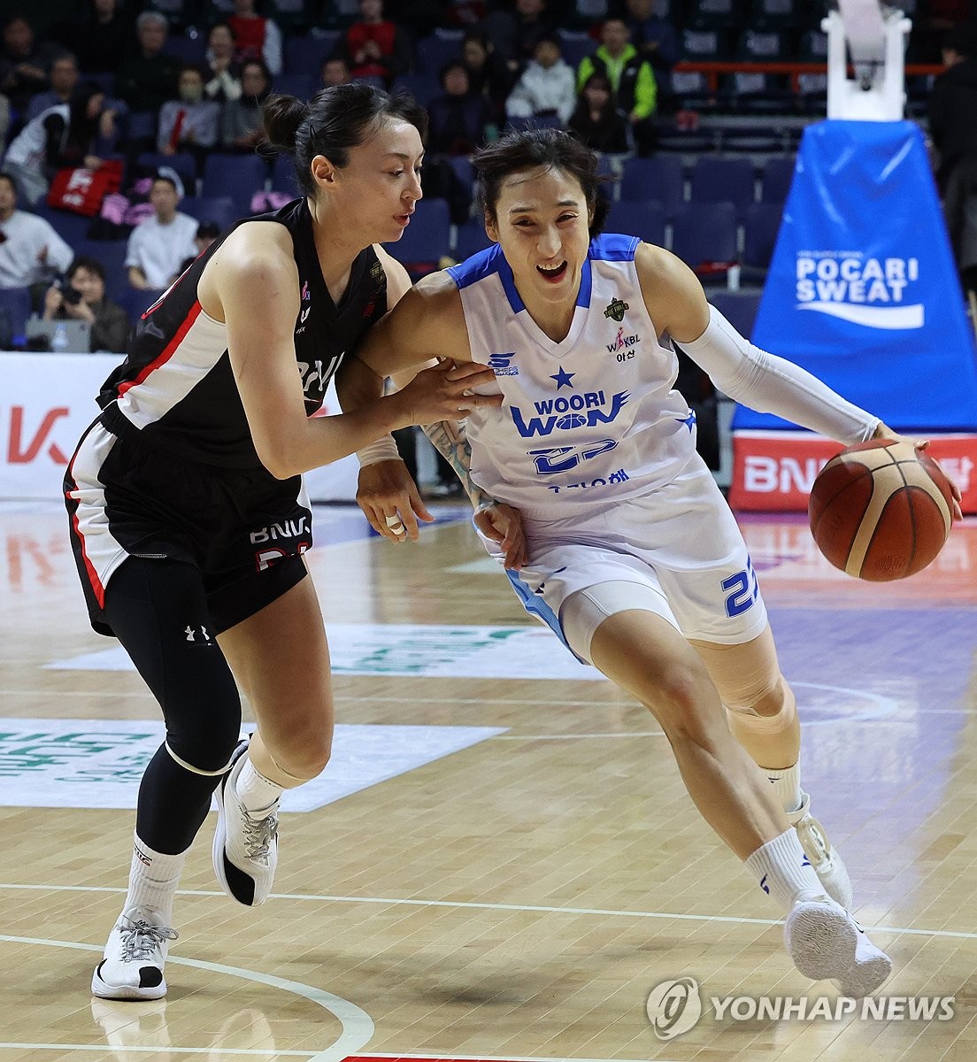 김단비 골 밑 돌파