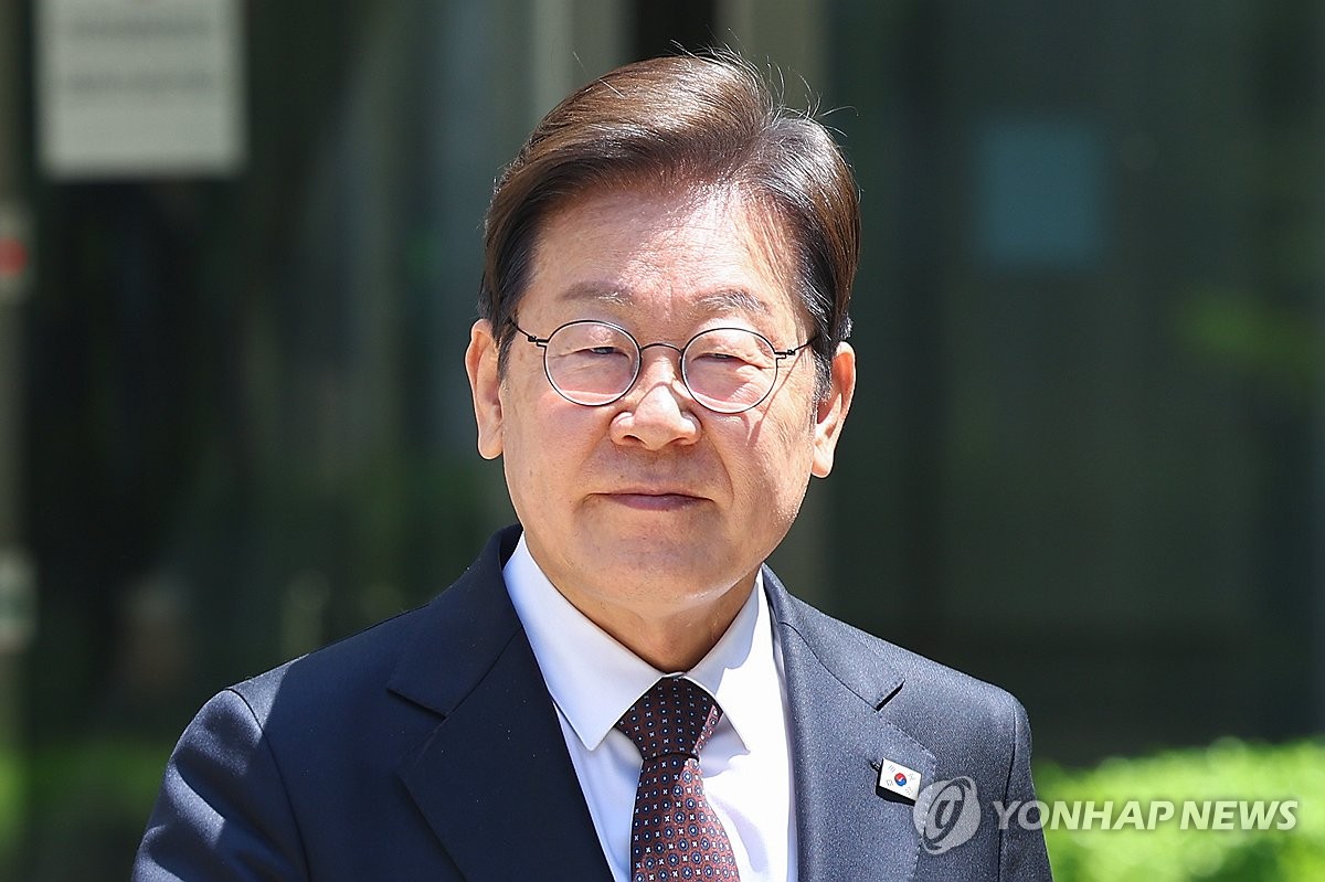 대북송금 재판서도 이재명측 "공소사실 부인"…검찰 PPT 공방도
