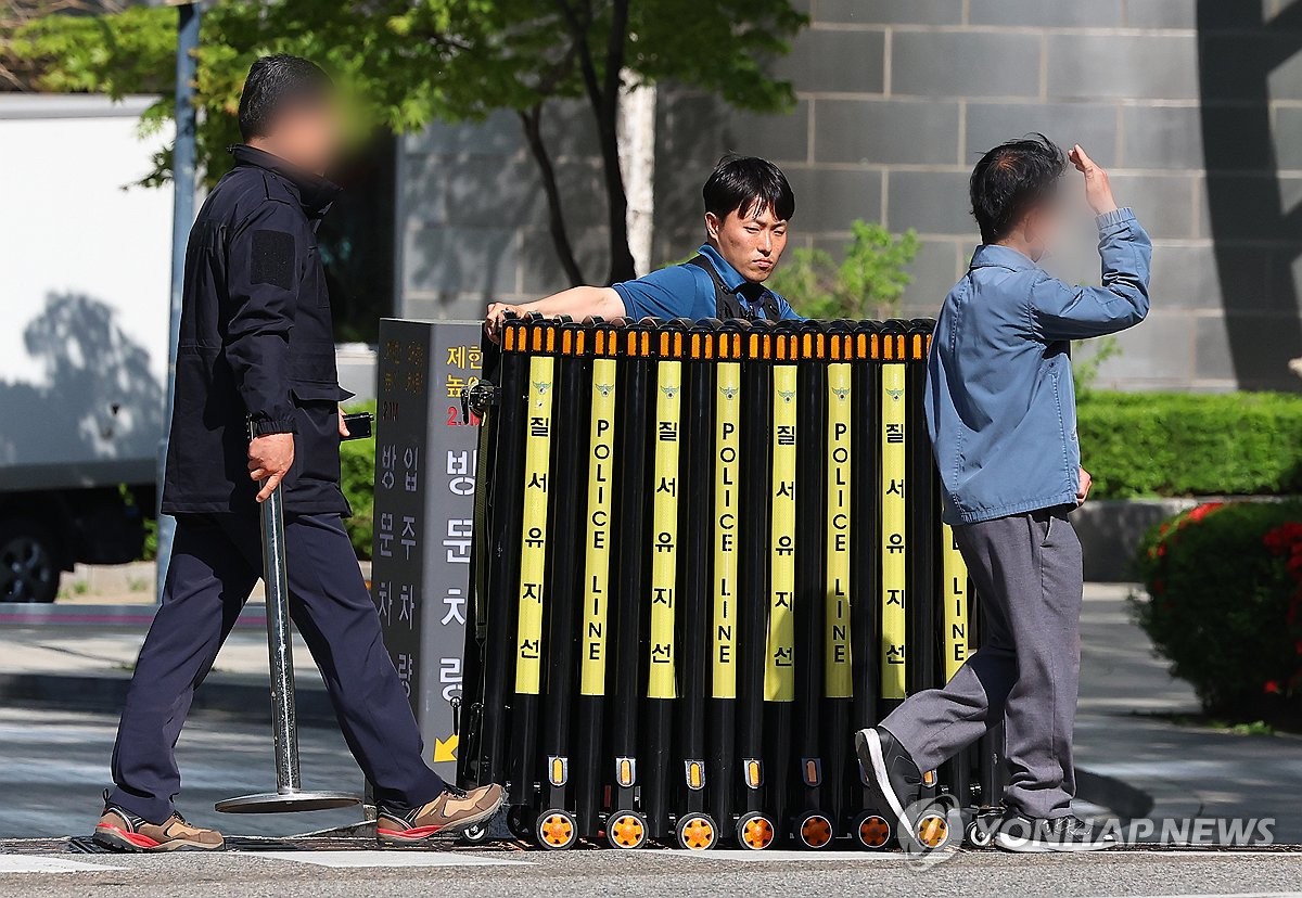 검찰, 건진법사 소환 조사…尹 사저 압수수색 이후 처음
