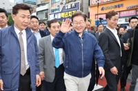 대선 한달앞 정국요동…李파기환송에 민주 단일대오, 韓등판 '빅텐트' 시동