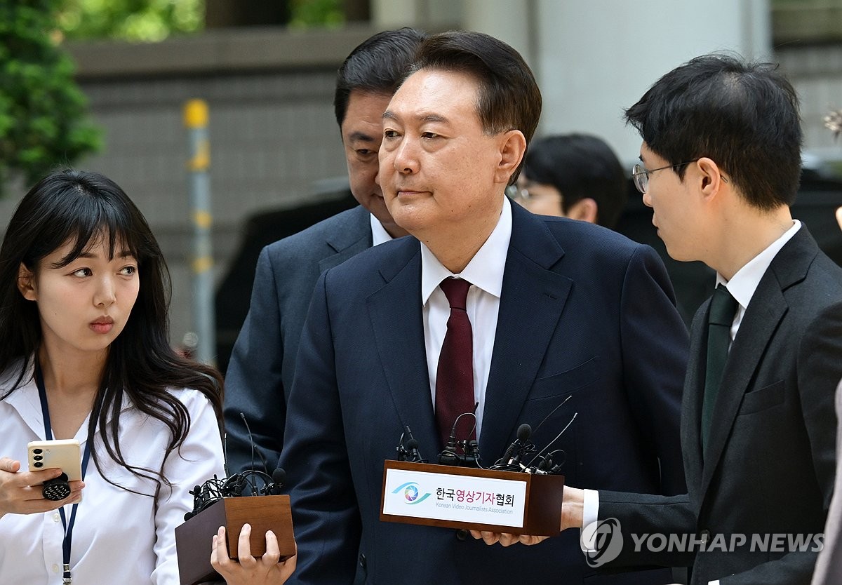 내일 尹 내란 혐의 6차 재판…대선 이후 첫 포토라인
