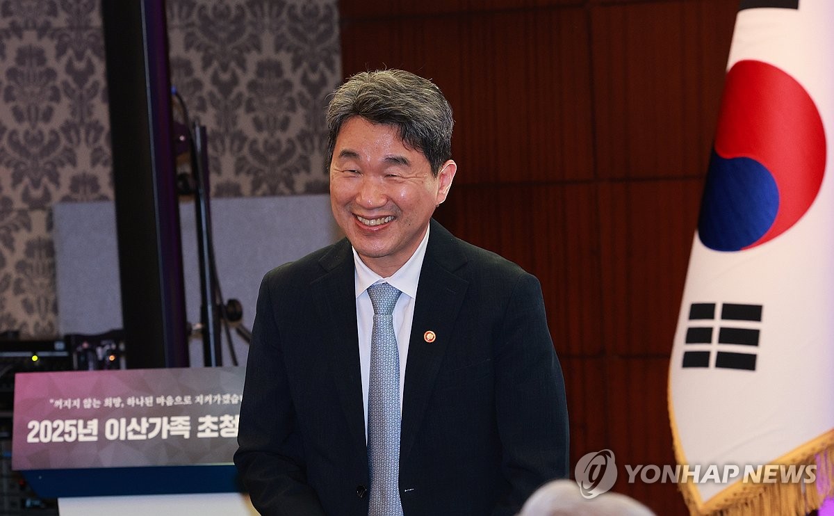 李대행, 고령 이산가족 위로…"통일 포기하지 않을 것"