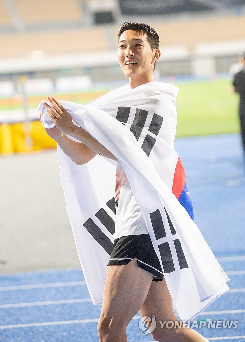 우상혁, 아시아육상 정상에 우뚝