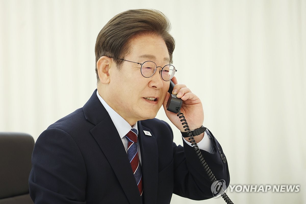 [속보] 李대통령, 나토 사무총장과 통화…"파트너십 심…