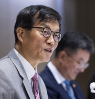 한은 총재 "선택적 지원이 자영업자 돕는 데 효율적"