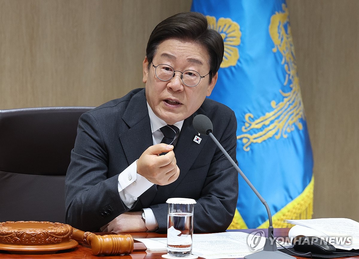 [속보] 李대통령, 민생지원금 보편·차등 이견에 "적절히 배합"