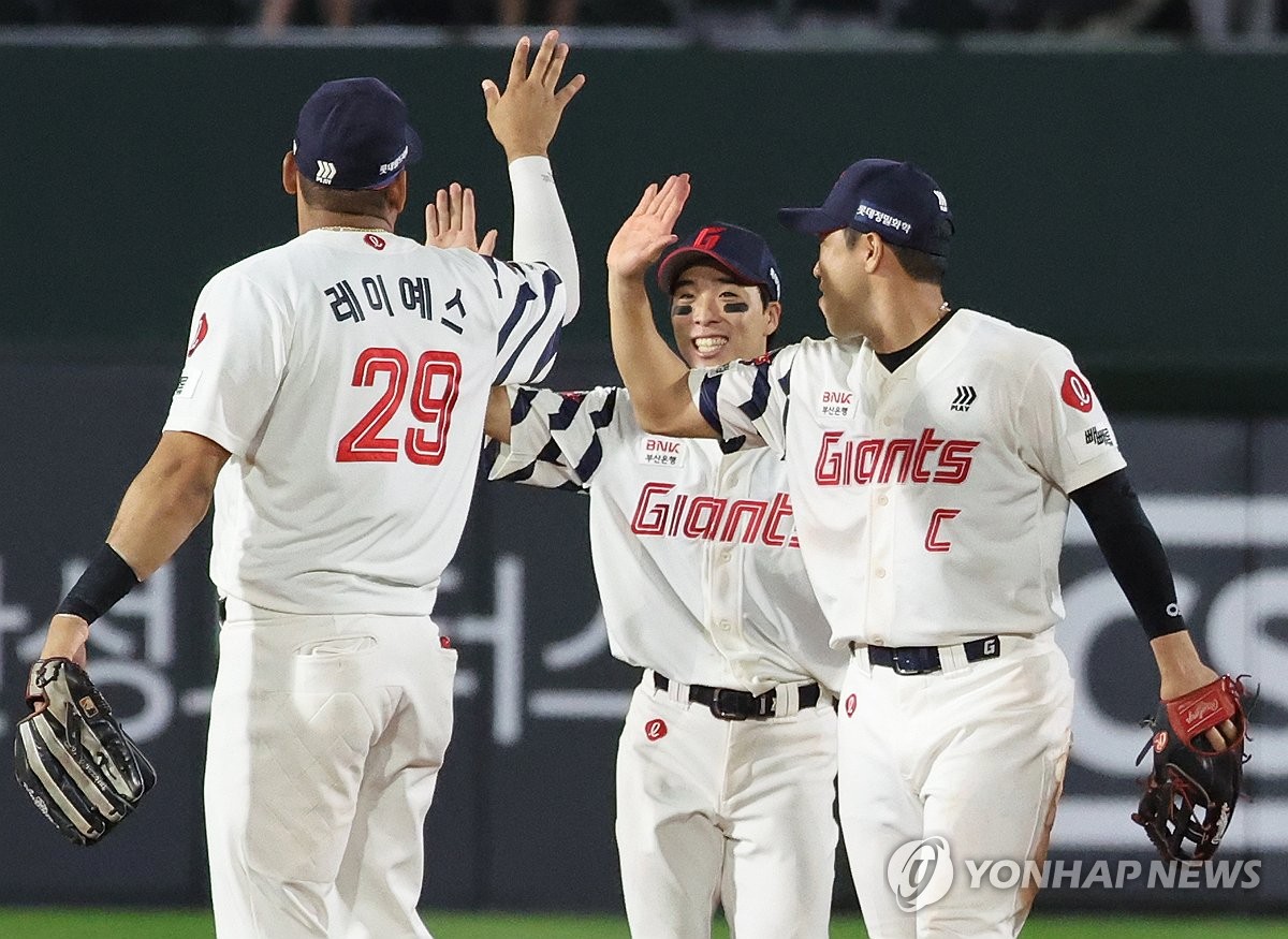 [프로야구전망대] 6월 3위로 버틴 롯데, LG·KIA 만나 가을야구 시험대