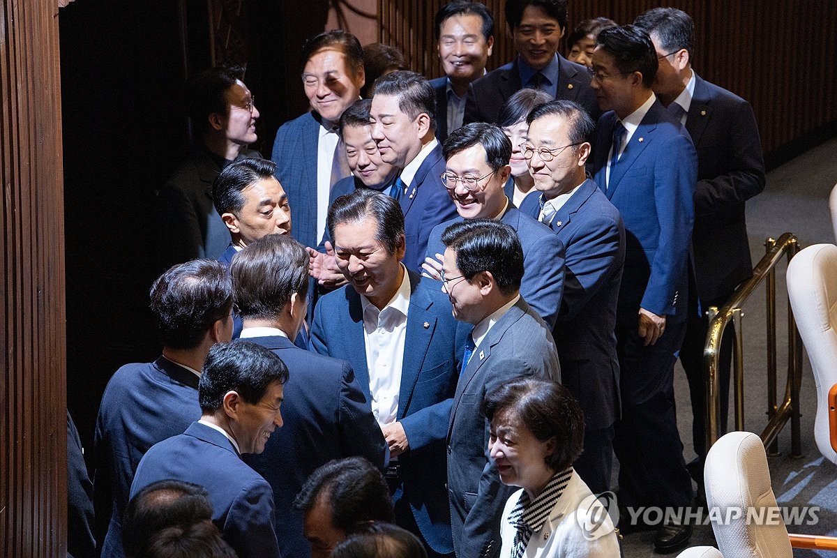 李대통령 국회 방문에 정청래-박찬대 '명심' 경쟁 관련 이미지