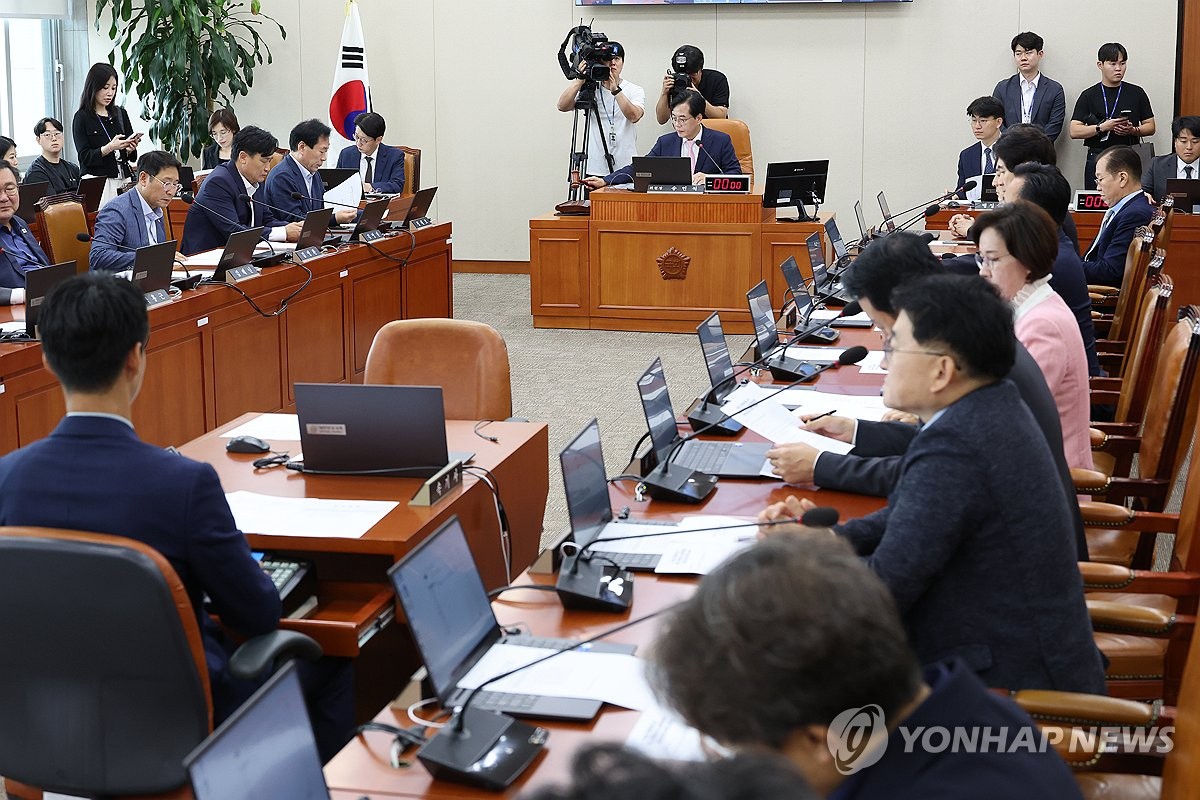 기재위, 2차 추경안·기금운용계획변경안 원안 의결