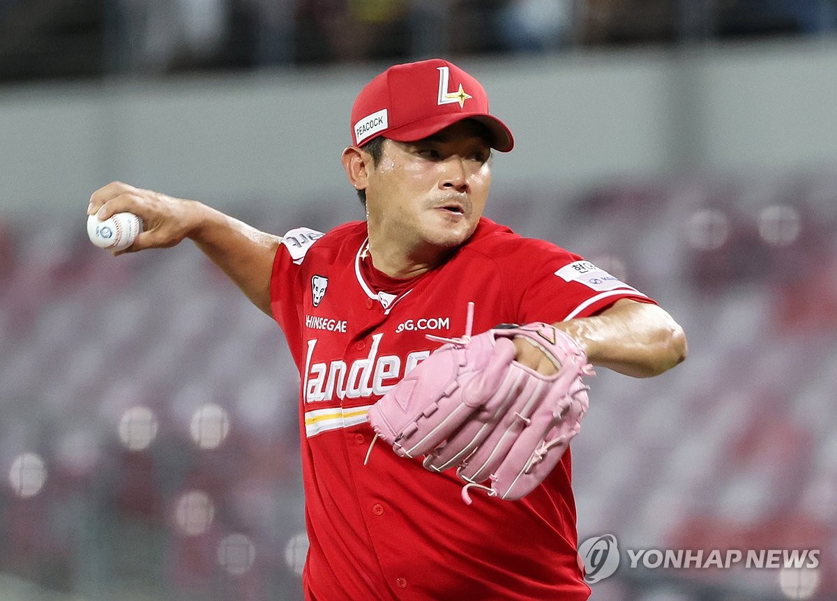 투구하는 노경은