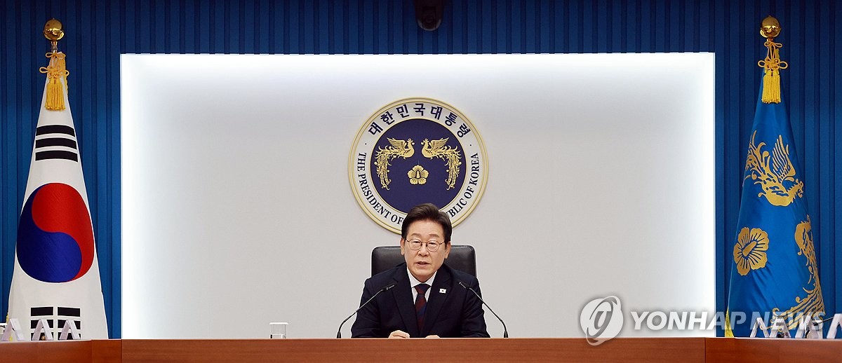 李대통령 지지율 65%…민주 46%·국민의힘 22%[한…