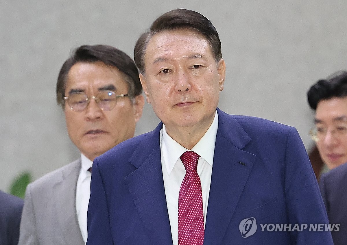 [속보] 특검 "尹 직권남용 등 혐의…서울중앙지법 청구"