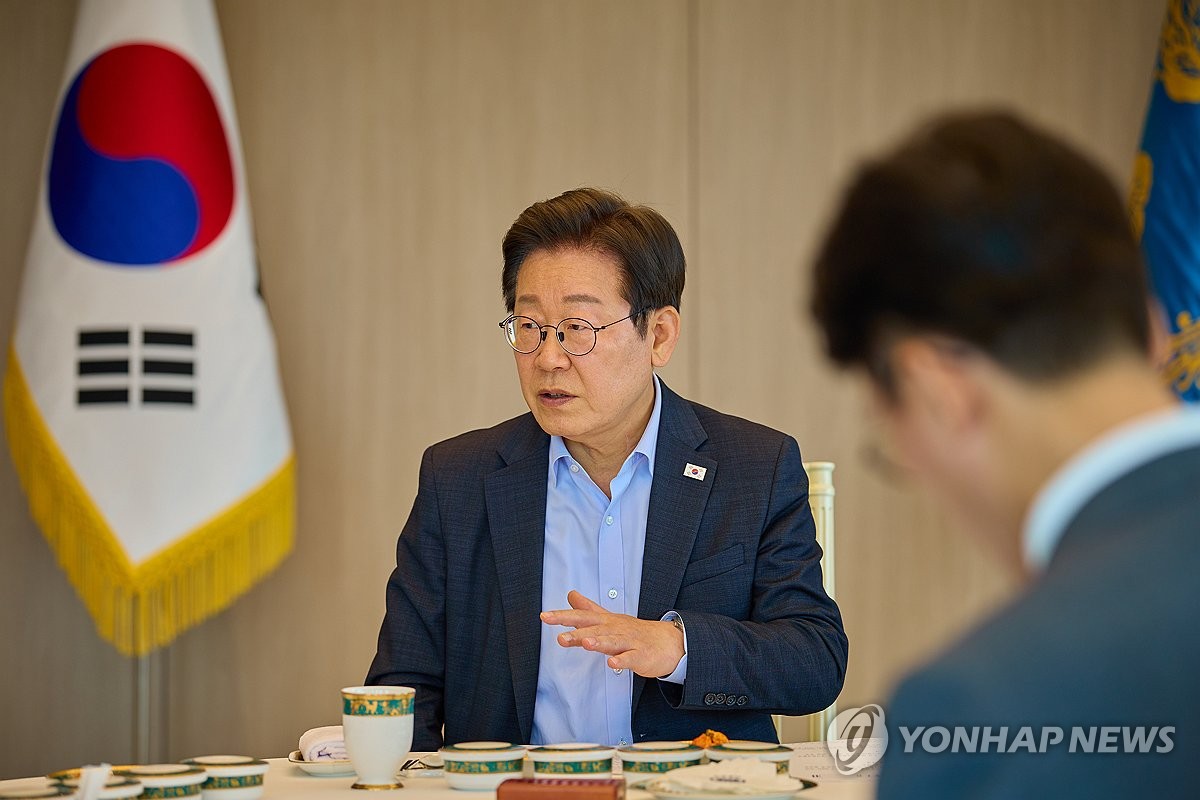 金총리, 취임 첫날 전공의·의대생 등과 회동…"현안 의견 청취"(종합)