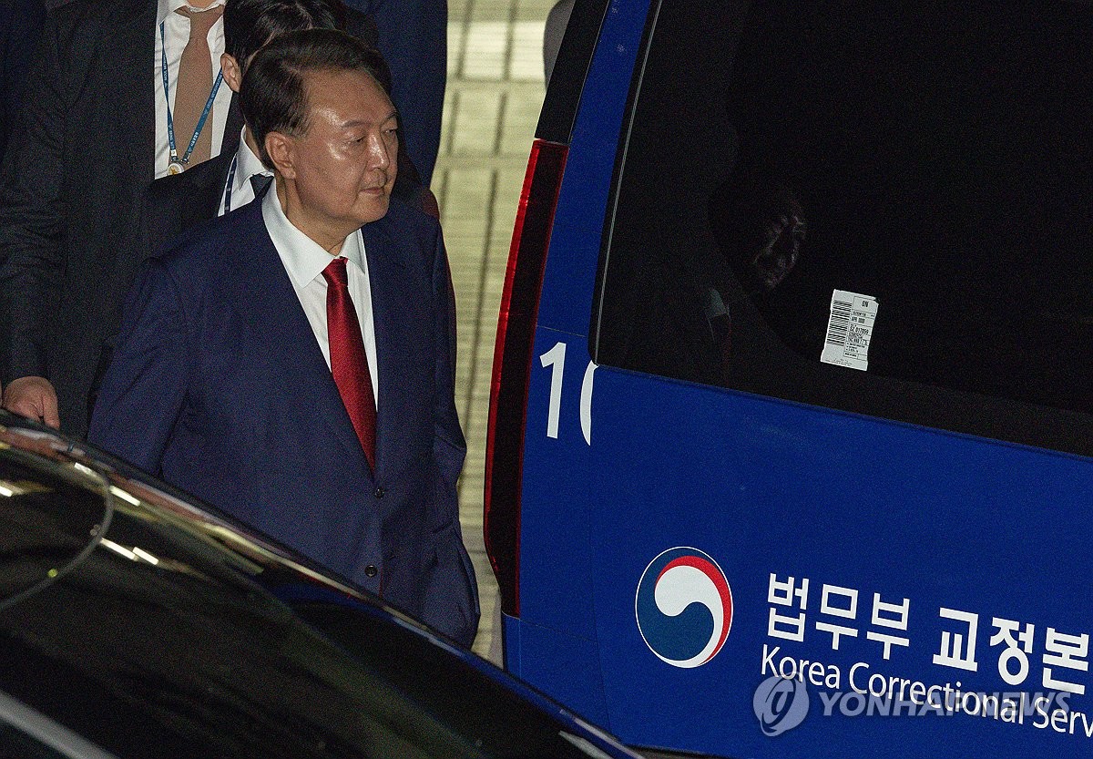 [속보] 서울구치소, '尹 인치 위해 특검 검사·수사관…