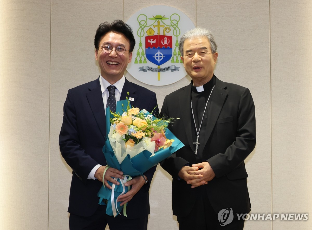 金총리, 천주교계 만나 "탈북민 등 사회약자 위해 역할…