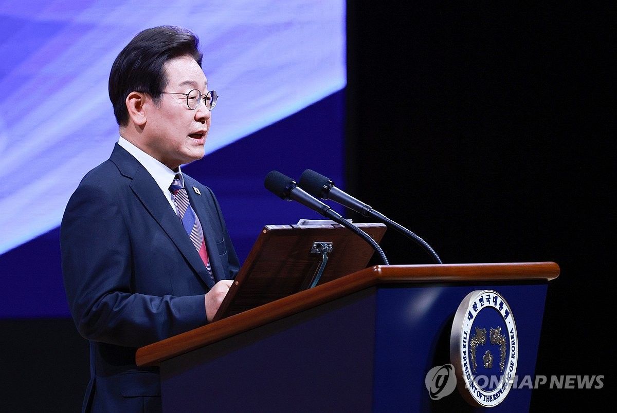 李대통령, 광복절 경축식 참석…