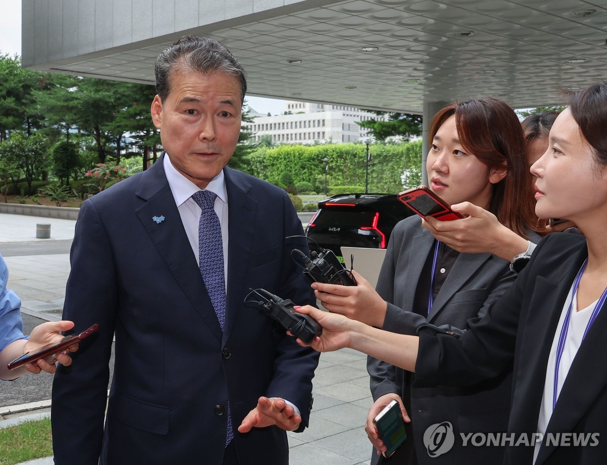 [속보] 내란특검, 김영호 통일부 장관 조사…계엄 국무회의 확인