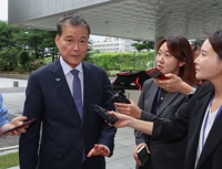 특검, 계엄국무회의 최초 호출된 김영호 통일장관 소환…참고인 신분
