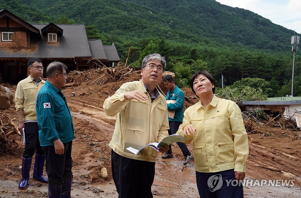 농식품 장관, 산사태 피해지역 긴급점검…"신속한 복구 최선"