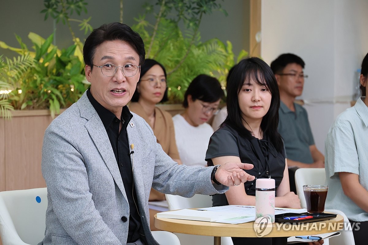 金총리 '박정희 정부 경제수석' 만나 조선업 전략 조언…