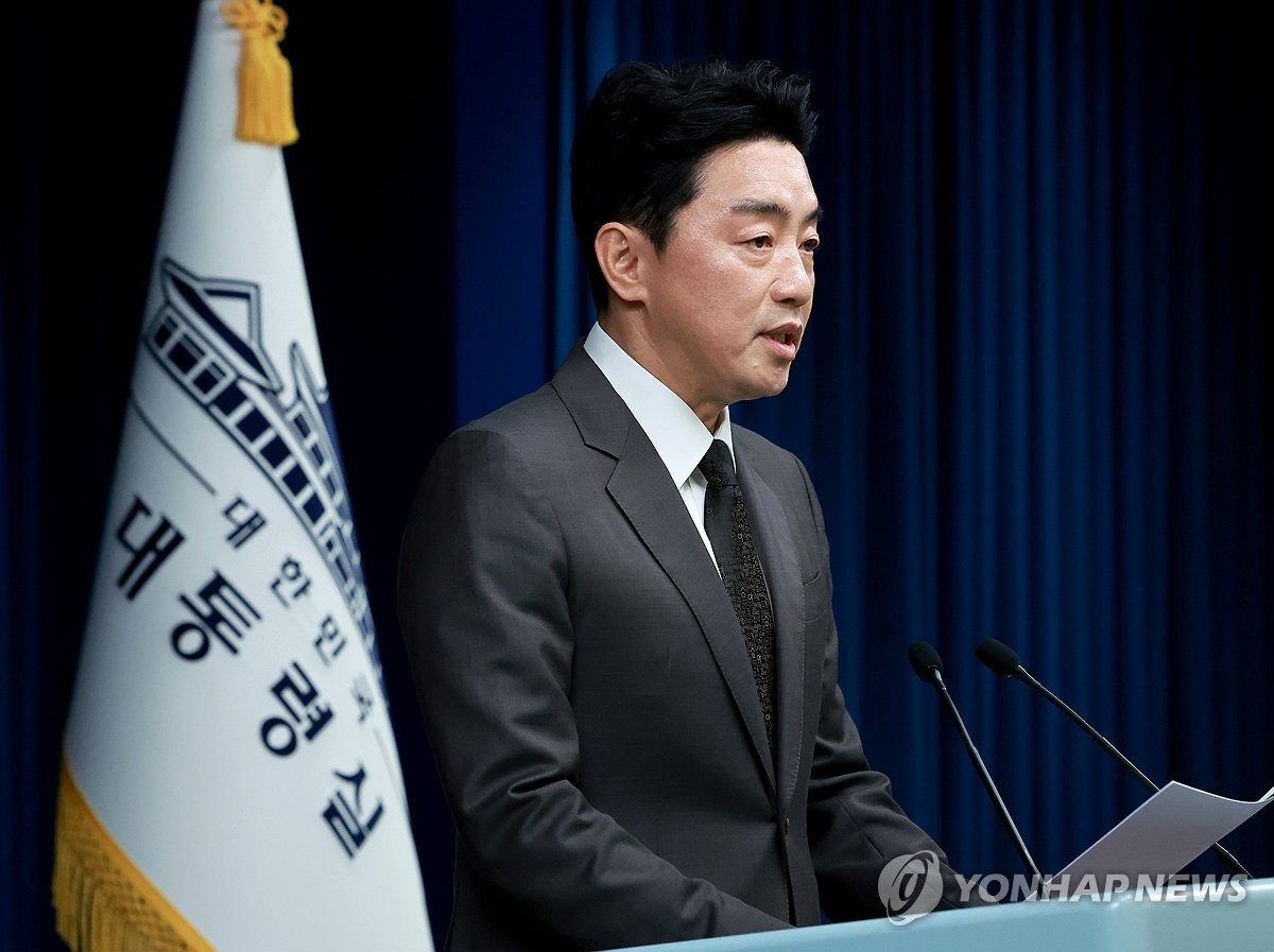 강훈식 비서실장 "美관세로 중소기업 어려움 우려…대책 마련"