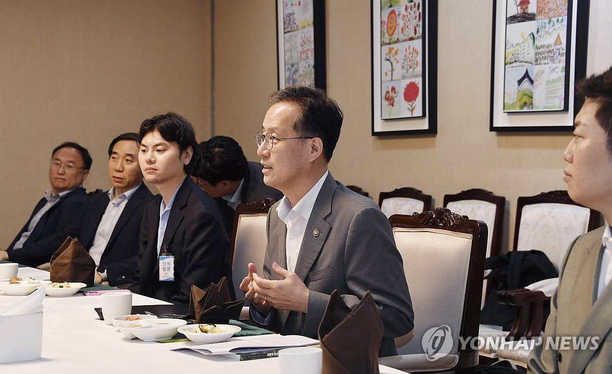 기재차관 "탄소크레딧 시장 초석 마련"…하반기 활성화 대책