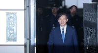 유튜브 출연·DJ묘역 참배·복당신청…조국 정치행보 '시동'