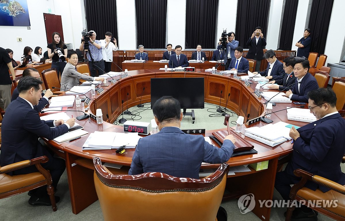 정보위원회 전체회의