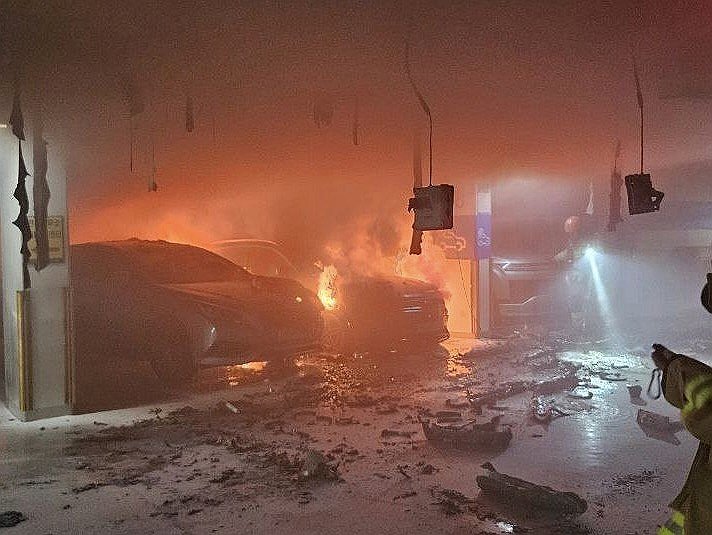 水原巻線区アパート地下駐車場電気自動車火災