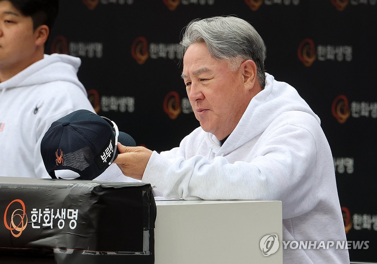 김경문 한화 감독 새 구장에서 첫 가을야구 이겨 기쁘다