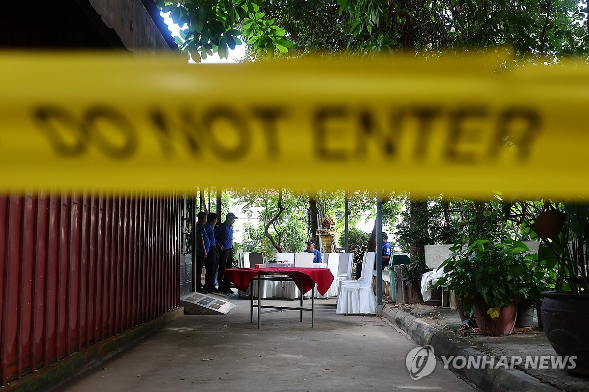 부검 준비로 출입통제 중인 턱틀라사원 안치실