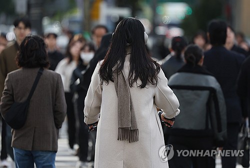 طقس خريفي بارد في سيئول