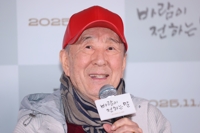 60년간 3천곡, 다큐로 되살린 김희갑의 삶…"가슴 벅차네요"