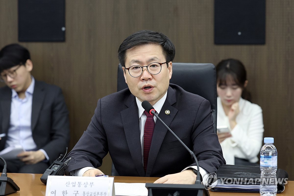 Trade minister calls for expanded ties with Japan in supply chains, advanced industries