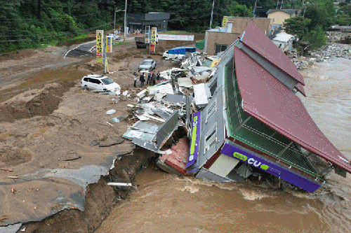 18 killed, 9 missing after heavy rains, landslides